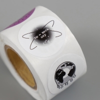 Наклейка бумага "Ты - весь мир" d=2,5 см 252 шт в рулоне Наклейка бумага "Ты - весь мир" d=2,5 см 252 шт в рулоне