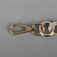 Цепочка для сумки, пластиковая, с карабинами, 15 &times; 21 мм, 68 см, цвет светлый агат/золотой