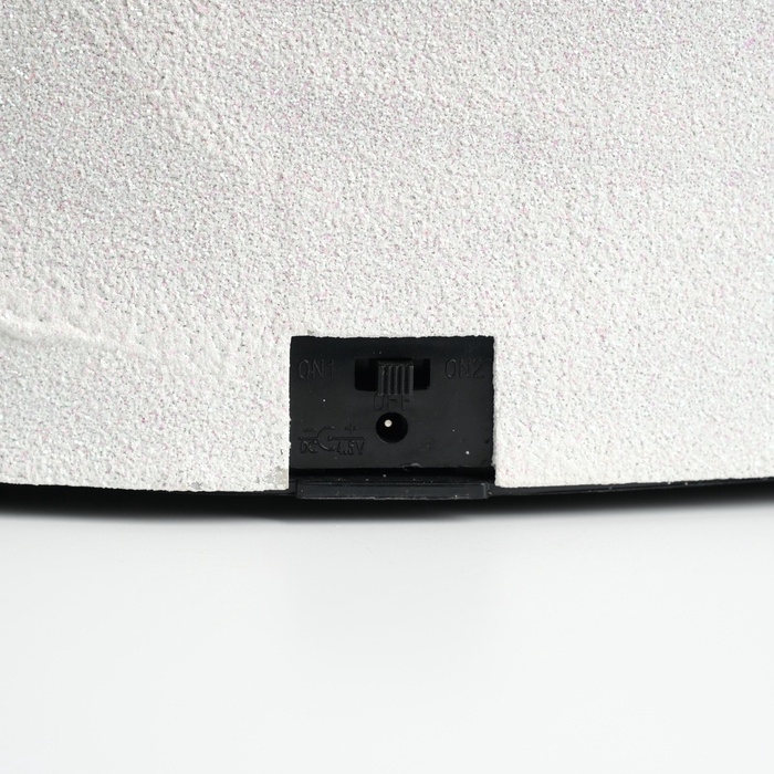 Сувенир пластик световой Сувенир пластик световой "Дед Мороз наряжает ёлочку" крутится 19,5х19,5х16 см