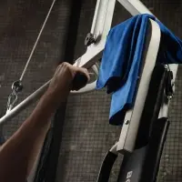 Спортивное полотенце Vigo Medium, черное