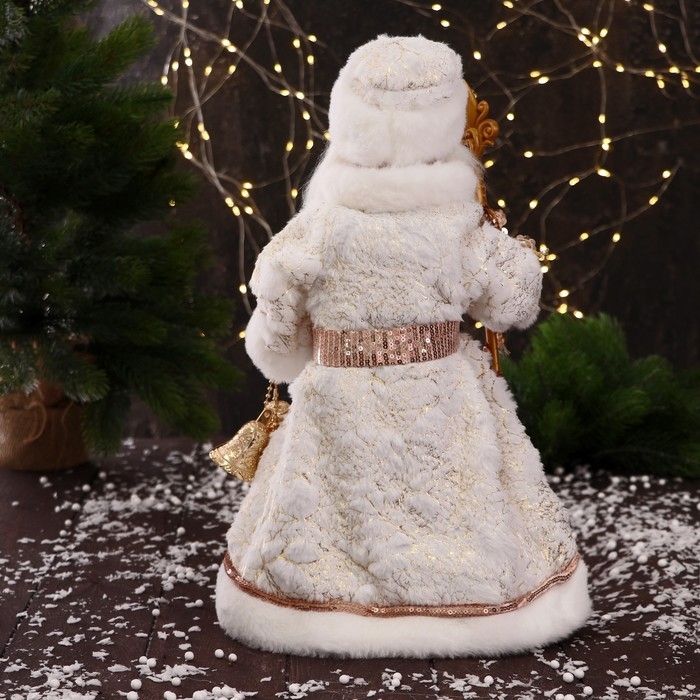 Дед Мороз Дед Мороз "С шишками и посохом" двигается, 40 см, бело-бежевый