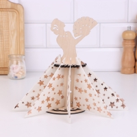 Салфетница &laquo;Дама с веером&raquo;, фанера