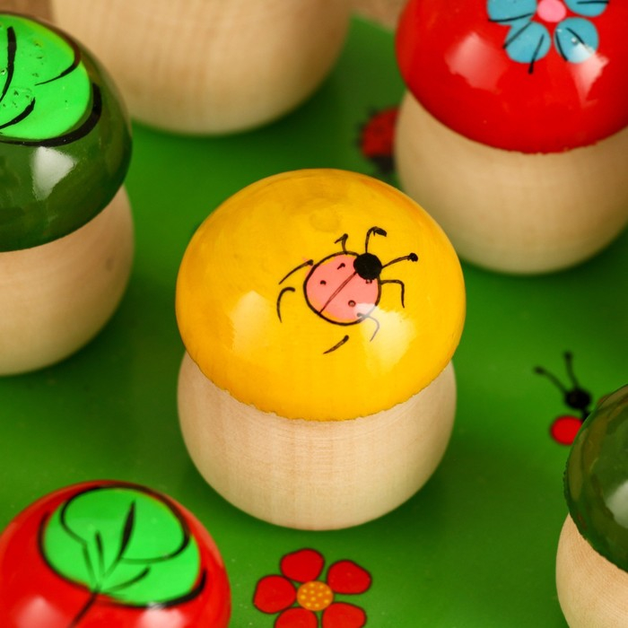 Набор для развития логики &laquo;Грибочки&raquo;, 9 шт по 3-5 см, доска 12х12 см