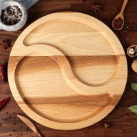 Менажница деревянная "Инь-Янь", с разделочной доской, d-35 см, массив ясеня Менажница деревянная "Инь-Янь", с разделочной доской, d-35 см, массив ясеня