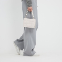 Сумка женская мессенджер из искусственной кожи с цепью, 14&times;20 см, цвет молочный