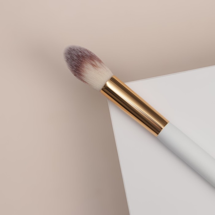 Кисть для макияжа &laquo;White&raquo;, 18 (&plusmn; 1) см, цвет белый