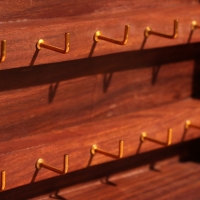 Ключница "Капитан" 18х9х31 см, дерево шишам Ключница "Капитан" 18х9х31 см, дерево шишам