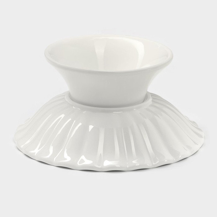 Подставка для десертов фарфоровая Magistro &laquo;Цветок&raquo;, d=21,5 см