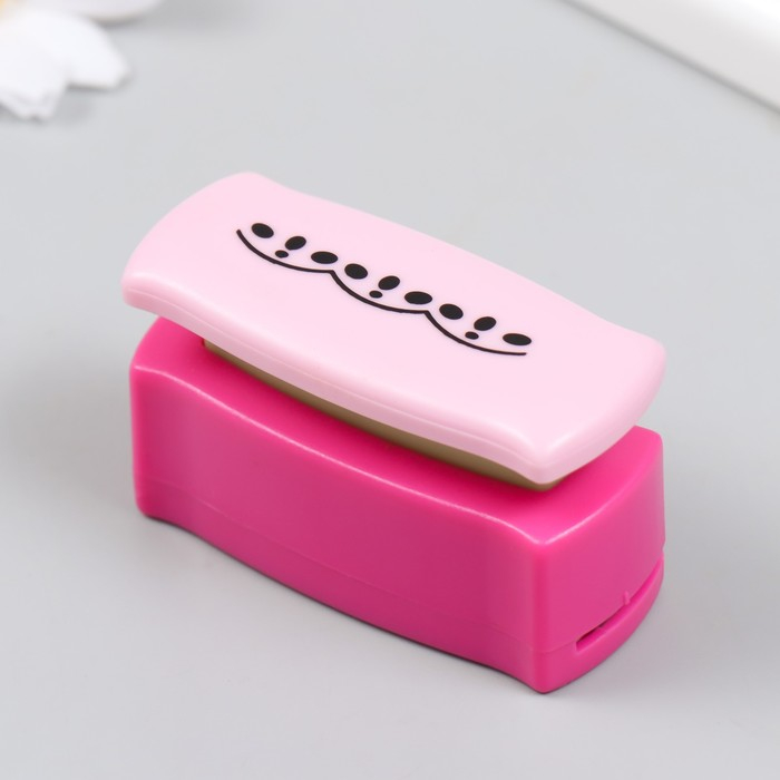 Дырокол фигурный для края Дырокол фигурный для края "Ленты" длина рисунка 4,5 см 4х6,5х2,5 см