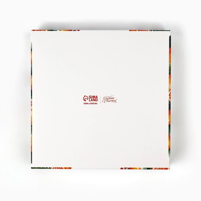 Коробка для кондитерских изделий «Аромат праздника», 15 х 15 х 20 см, Новый год Коробка для кондитерских изделий «Аромат праздника», 15 х 15 х 20 см, Новый год