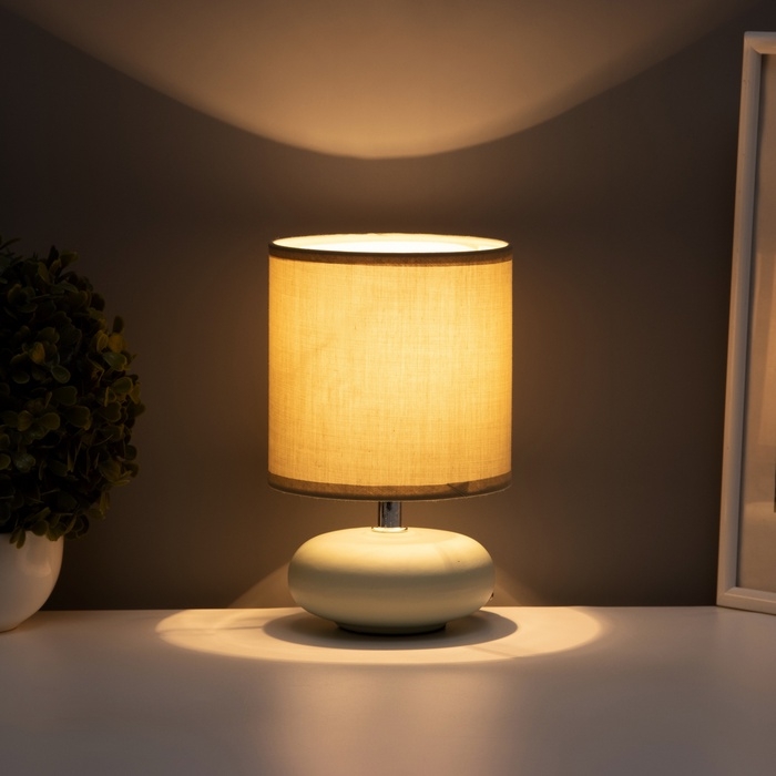 Настольная лампа "Ассенса" Е14 40вт фисташковый 13х13х22 см