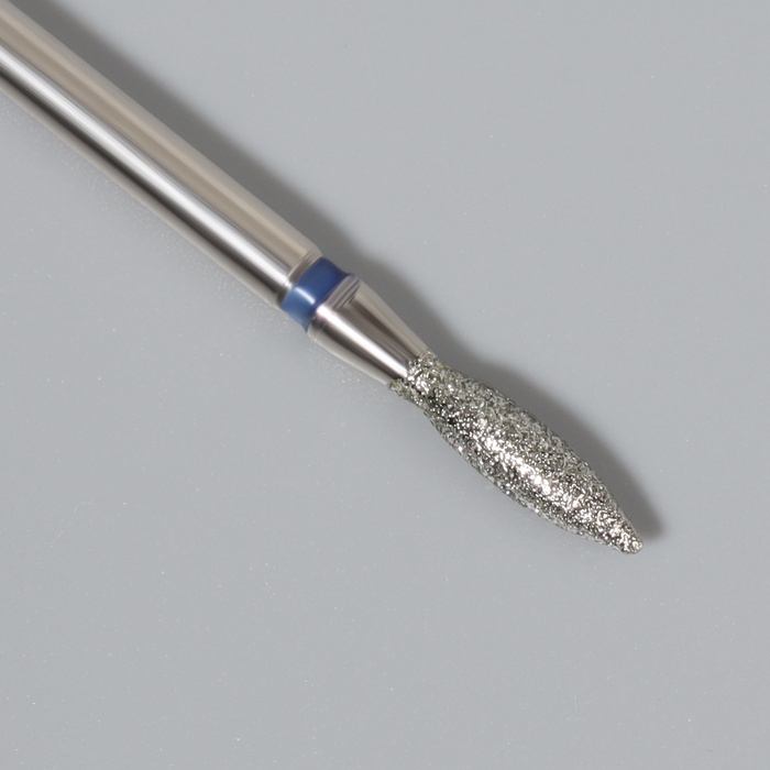 Фреза алмазная для маникюра «Пламя», средняя зернистость, 2,5 × 10 мм, в пластиковом футляре Фреза алмазная для маникюра «Пламя», средняя зернистость, 2,5 × 10 мм, в пластиковом футляре