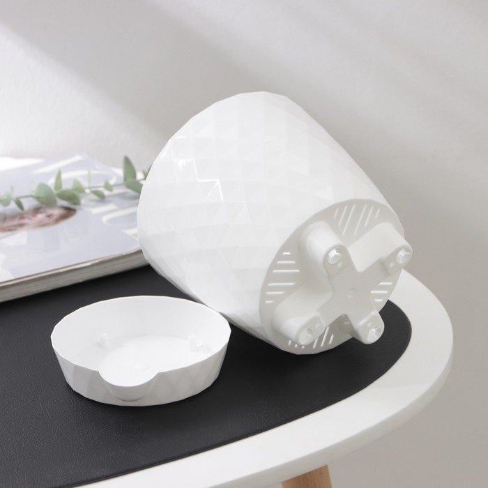 Горшок для цветов с прикорневым поливом «Румба», 1,5 л, цвет белый Горшок для цветов с прикорневым поливом «Румба», 1,5 л, цвет белый