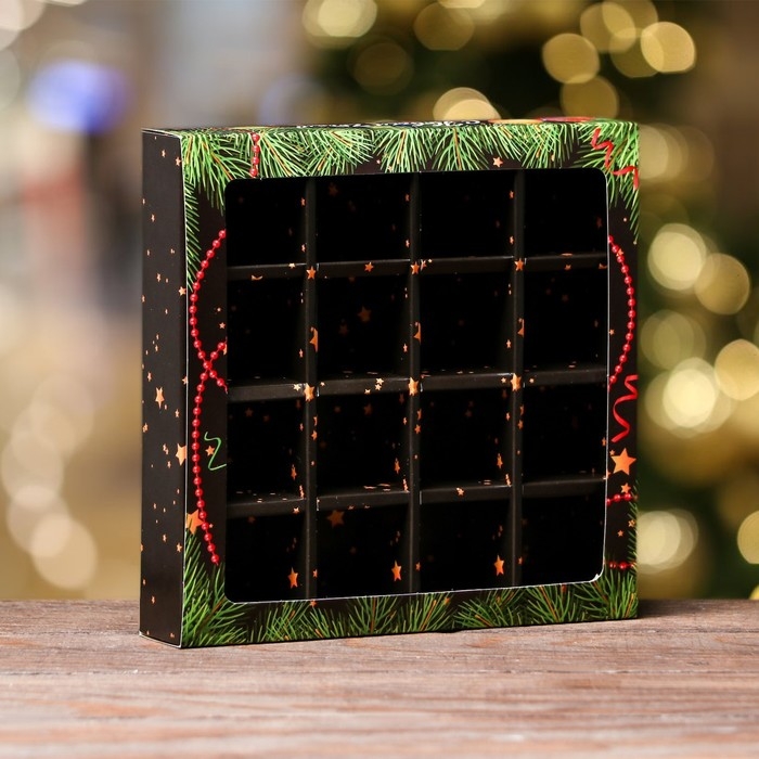 Новый год. Упаковка для конфет 16 шт &laquo;Новогодние ветви&raquo;, 17,7 х 17,7 х 3,8 см