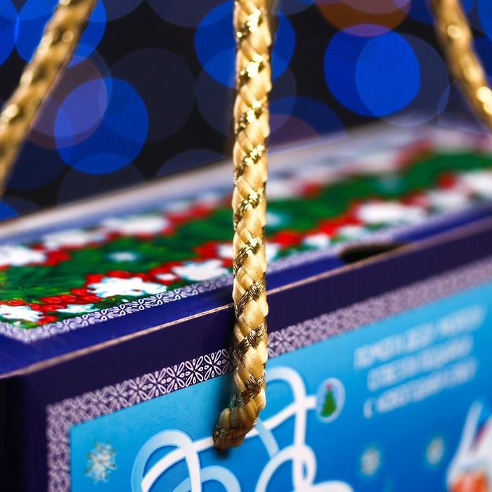 Новый год. Подарочная коробка"Дед Мороз и Снегурочка" 20,4 х 7,6 х 17,5 см.