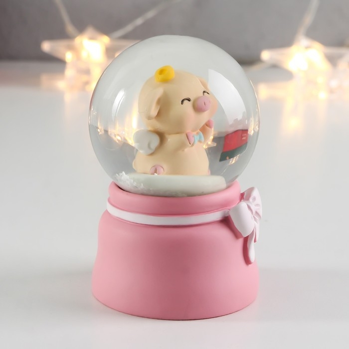 Сувенир полистоун водяной шар свет Сувенир полистоун водяной шар свет "Хрюша с крылышками" МИКС d=4,5 см 7х4,5х4,5 см