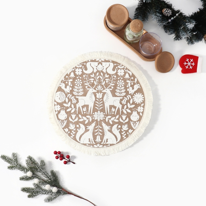 Новый год. Салфетка &laquo;Олени&raquo; цв.белый, 37*37 см