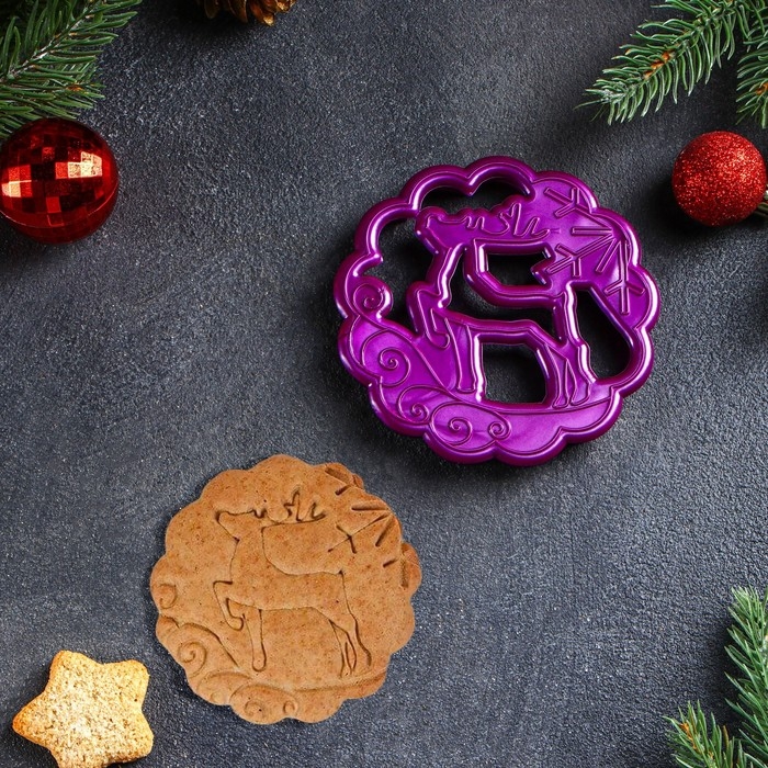 Форма для резных пряников «Северный олень», цвет фиолетовый Форма для резных пряников «Северный олень», цвет фиолетовый