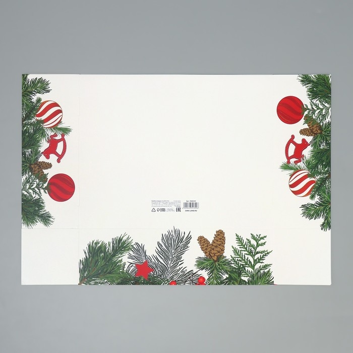 Коробка подарочная новогодняя складная &laquo;Новогодние игрушки&raquo;, 31 х 24.5 х 9 см, Новый год