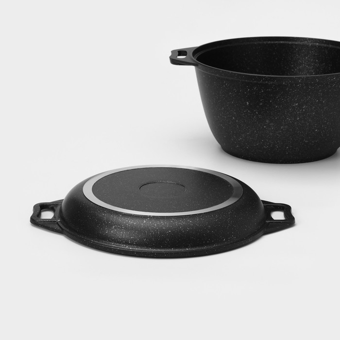Казан с крышкой-сковородой, 4 л, литые ручки, антипригарное покрытие, цвет чёрный Казан с крышкой-сковородой, 4 л, литые ручки, антипригарное покрытие, цвет чёрный