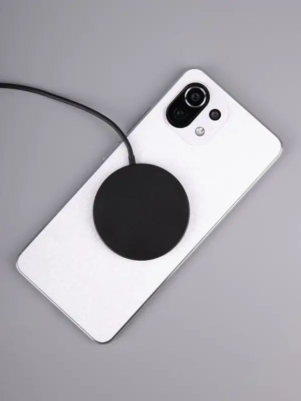 Беспроводное зарядное устройство с магнитами Magmate, черное