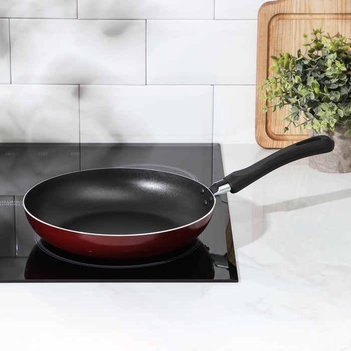 Сковорода &laquo;Эксперт&raquo;, d=24 см, пластиковая ручка, антипригарное покрытие, цвет бордовый