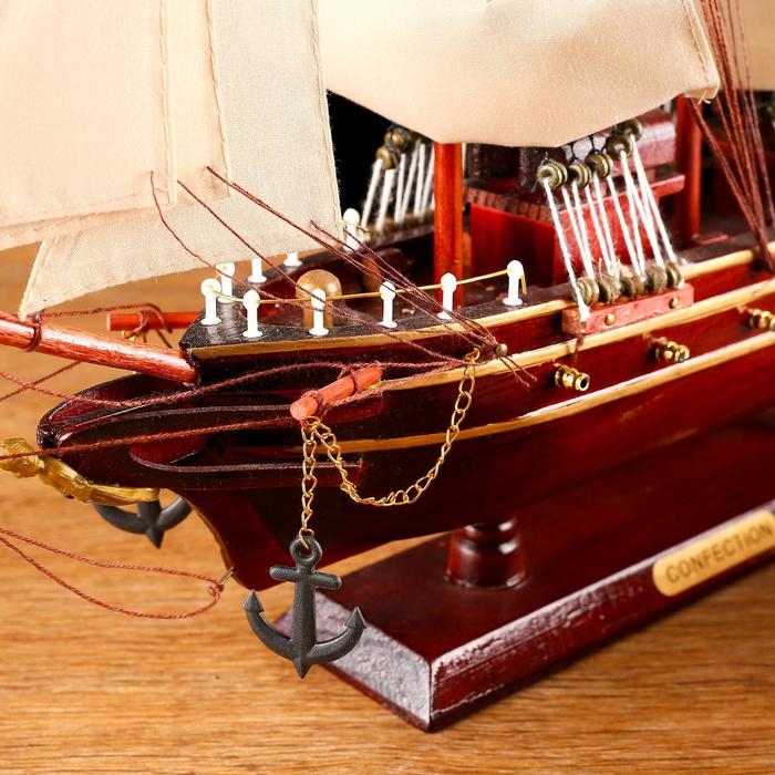 Корабль сувенирный средний &laquo;Трёхмачтовый&raquo;, паруса бежевые, 49 х 42 х 8 см