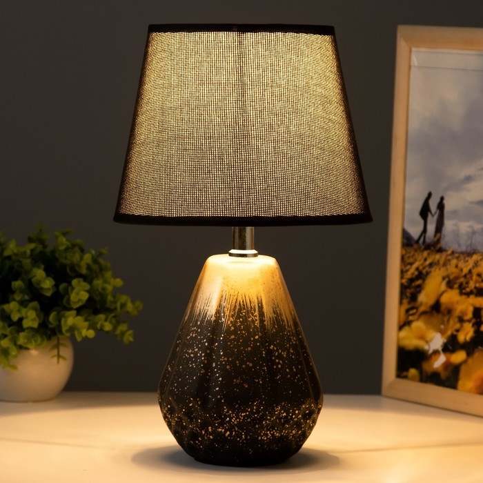 Настольная лампа Настольная лампа "Доре" 1хE14 черный 20х20х32 см RISALUX