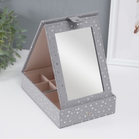 Шкатулка кожзам для украшений с зеркалом "Сердечки" серая матовая тиснение 15х21,5х5,5 см Шкатулка кожзам для украшений с зеркалом "Сердечки" серая матовая тиснение 15х21,5х5,5 см