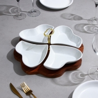 Менажница «Сердце», 4 шт: 300 мл, деревянное основание, фарфор, Иран Менажница «Сердце», 4 шт: 300 мл, деревянное основание, фарфор, Иран