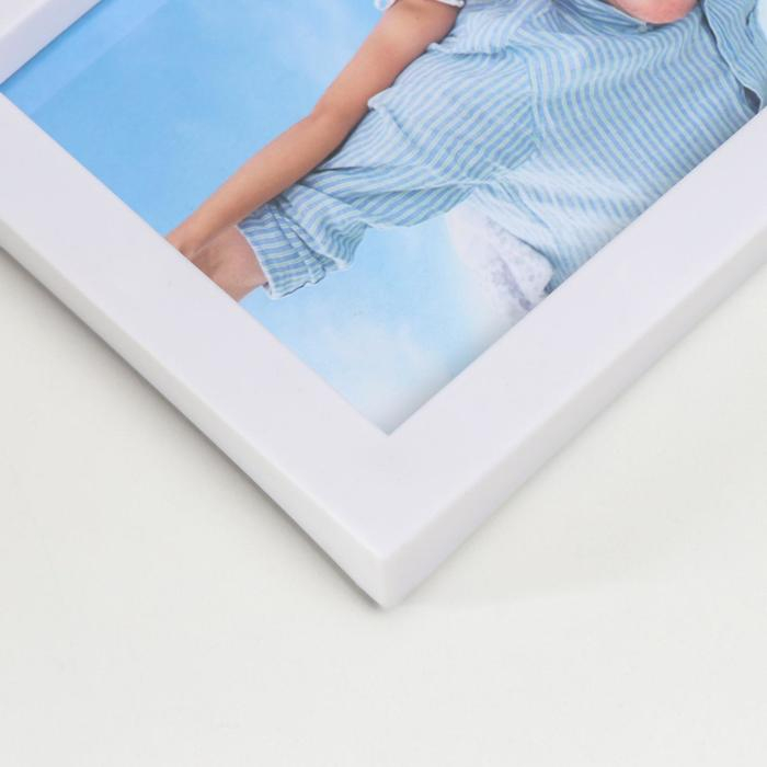 Фоторамка пластик на 5 фото 10х15 см Фоторамка пластик на 5 фото 10х15 см "Листья и медальоны" белый 32х46 см