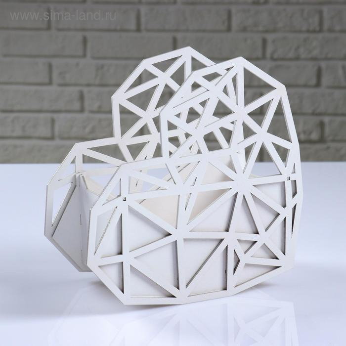 Кашпо деревянное "Сердце Хайтек", белый, 20&times;10&times;20 см