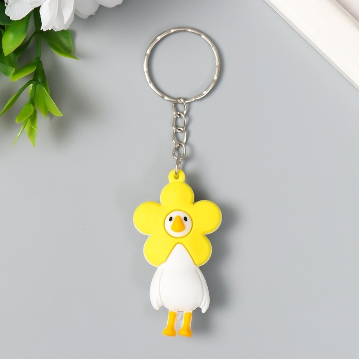 Брелок резина Брелок резина "Утёнок в карнавальной шапке" МИКС 2,4х1,5х6,4 см