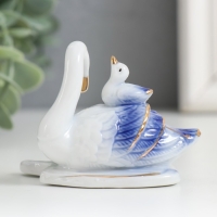 Сувенир "Лебёдушка с деткой" 5,5×7×3,5 см Сувенир "Лебёдушка с деткой" 5,5×7×3,5 см
