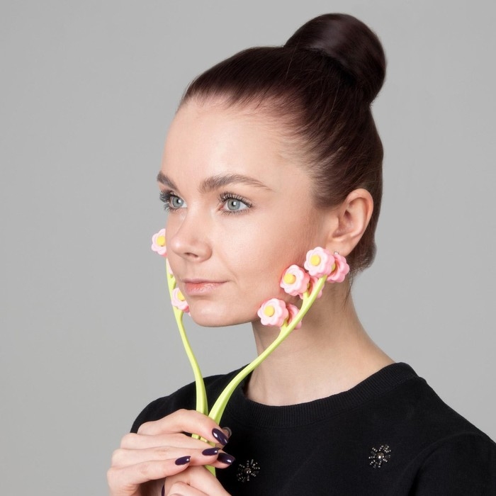 Массажёр для лица «Букет», 22,5 × 6,5 × 3,5 см, 12 роликов, цвет МИКС Массажёр для лица «Букет», 22,5 × 6,5 × 3,5 см, 12 роликов, цвет МИКС