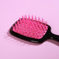 Расчёска массажная, широкая, вентилируемая, 8,5 &times; 20,5 см, PVC коробка, цвет чёрный/розовый