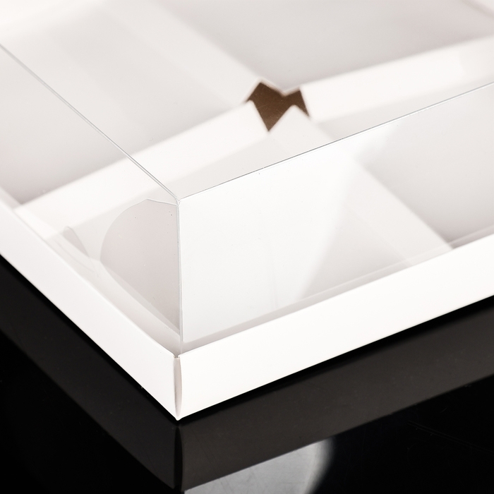 Коробка для муссовых пирожнных, 4 штуки, 17x17x6 Белый Коробка для муссовых пирожнных, 4 штуки, 17x17x6 Белый