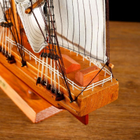 Корабль сувенирный большой &laquo;Крамбол&raquo;, борта светлое дерево, паруса белые, микс 57&times;9&times;49см