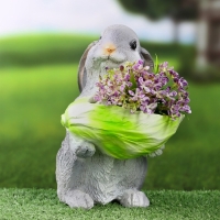 Фигурное кашпо "Зайчонок с салатом" серый, 14х14х20см Фигурное кашпо "Зайчонок с салатом" серый, 14х14х20см