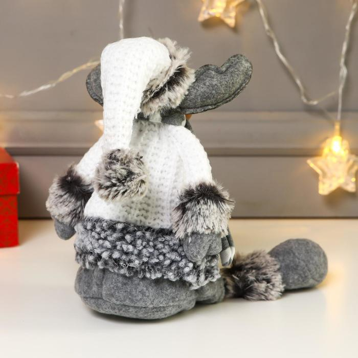 Кукла интерьерная "Лосик в белой шубке и колпаке" 34 см