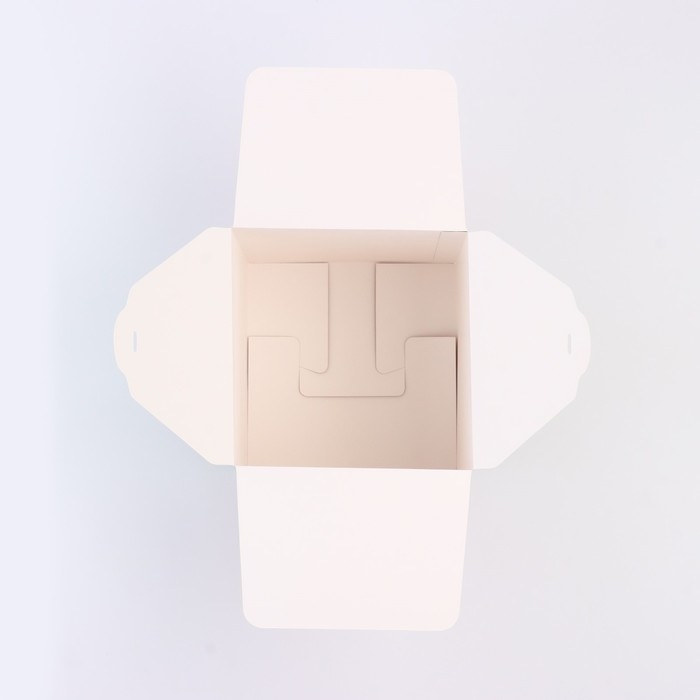 Коробка подарочная новогодняя складная &laquo;Новогодняя классика&raquo;, 18 х 18 х 18 см, Новый год