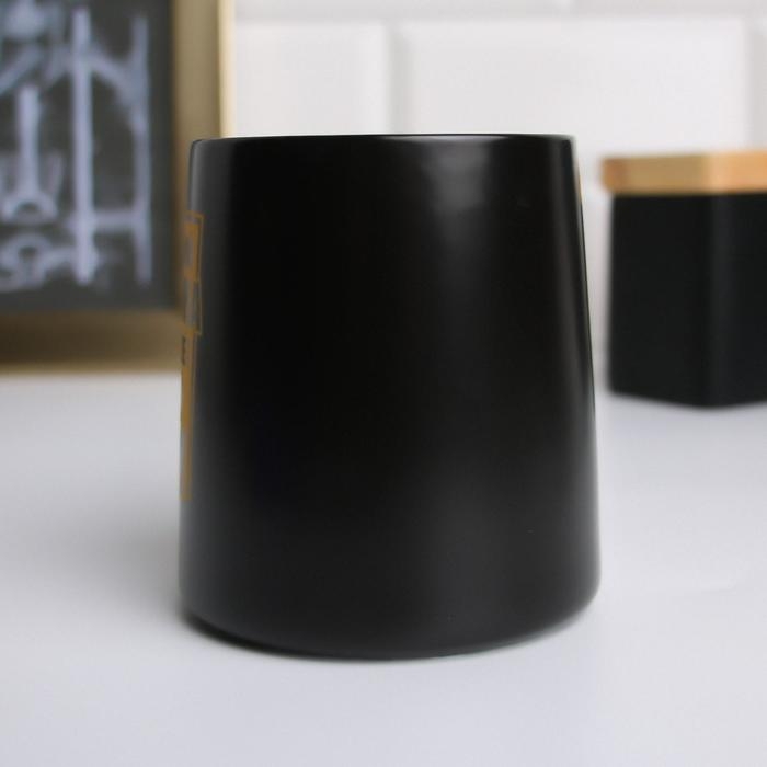 Кружка керамическая &laquo;Настоящий мужчина&raquo;, 380 мл, цвет золотистый