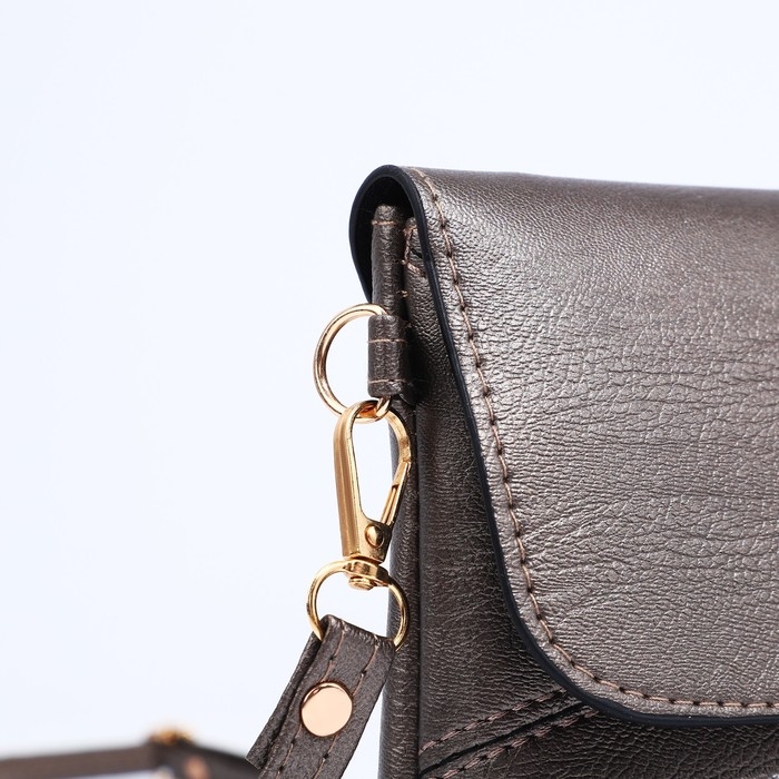 Сумка-клатч на магните, длинный ремень, цвет бронзовый