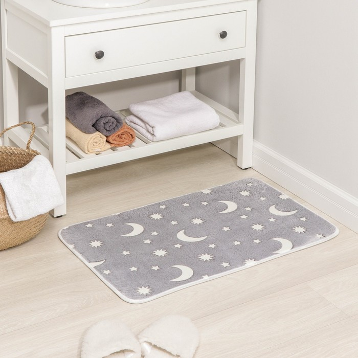 Коврик для ванной и туалета Доляна &laquo;Светящиеся звёзды&raquo;, 50&times;80 см, цвет серый, рисунок МИКС