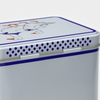 Банка для сыпучих продуктов «Гуси», 2,7 л, 13,5 х 9,5 х 21,5 см, жесть, цвет белый в горох Банка для сыпучих продуктов «Гуси», 2,7 л, 13,5 х 9,5 х 21,5 см, жесть, цвет белый в горох