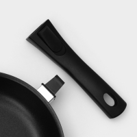 Сковорода &laquo;Традиция&raquo;, d=22 см, съёмная ручка, антипригарное покрытие, цвет чёрный