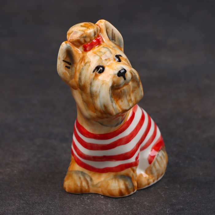 Статуэтка фарфоровая "Йоркширский терьер маечка красная", 8 см, авторская роспись