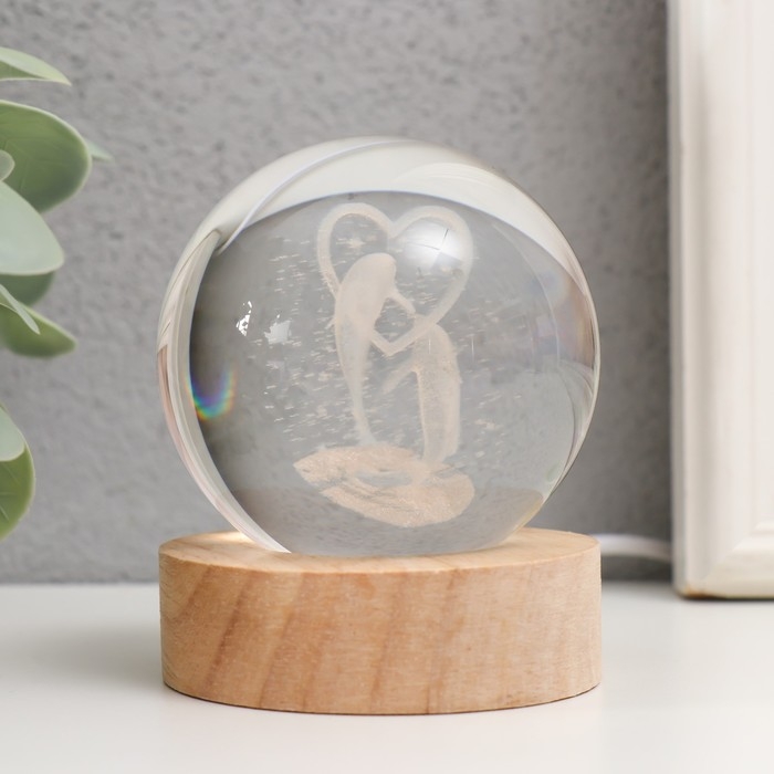 Сувенир стекло подсветка Сувенир стекло подсветка "Два дельфина" d=6 см подставка дерево, USB 6,5х6,5х7,5 см