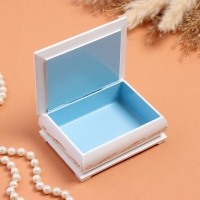 Шкатулка «Бабочка и цветок», белая, 8×10,5 см, лаковая миниатюра Шкатулка «Бабочка и цветок», белая, 8×10,5 см, лаковая миниатюра