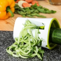 Овощерезка спиральная/соковыжималка с контейнером Доляна, 2 в 1, 10&times;9,9&times;8,6 см, цвет зелёный, белый